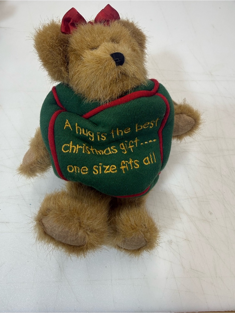 Boyds Bears HUGGLES Hugs Are One Size Fits All 2004 Plush Christmas Present NEW